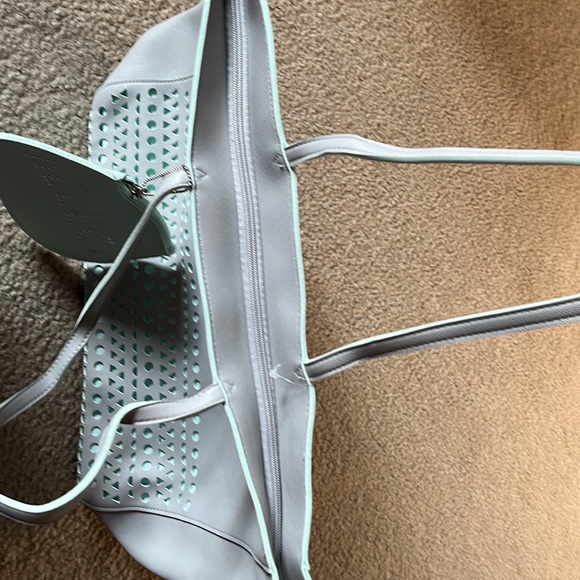 NEW Bath and Body Works Bag - Picture 2 of 3